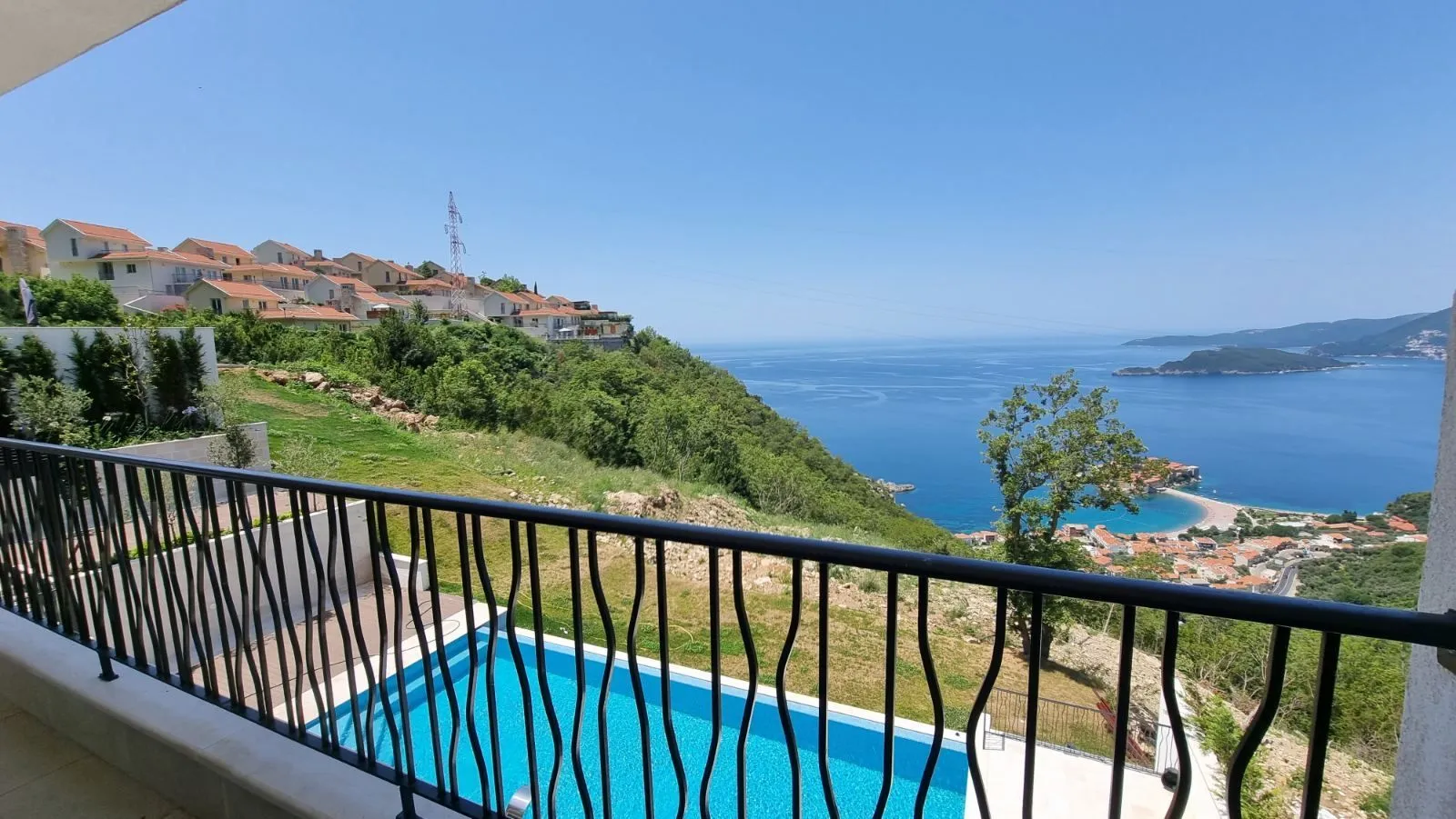 Sale, three bedroom apartment, 90m², Blizikuće, Budva