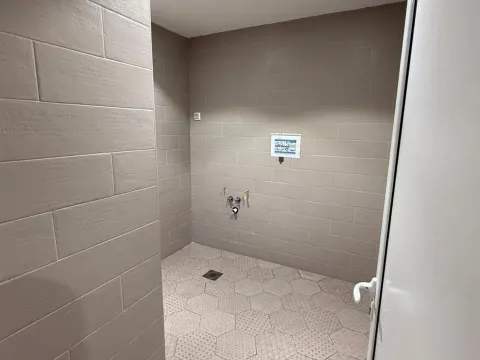 Izdavanje, poslovni prostor, 180m², Stara Varoš, Podgorica - image 9