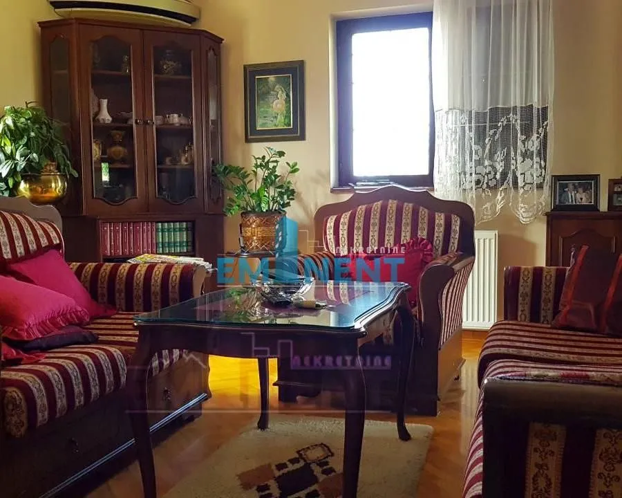 Prodaja, kuća, 465m², Voždovac Sve Podlokacije, Beograd