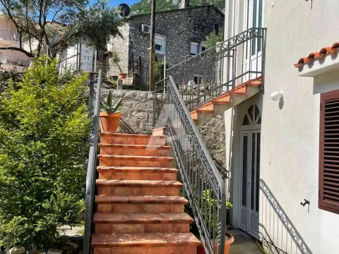 Sale, house, 300m², Škaljari, Kotor - image 7