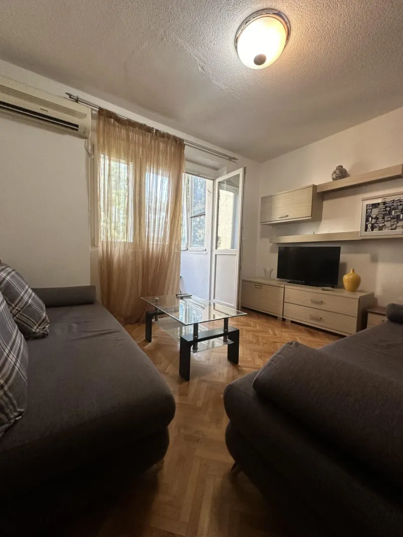 Izdavanje, jednosoban stan, 41m², Preko Morače, Podgorica