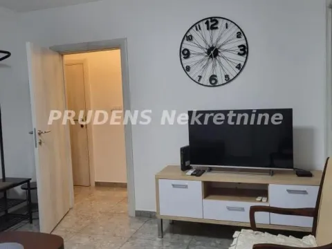Rent, three bedroom apartment, 70m², Stari Grad, Beograd - image 3
