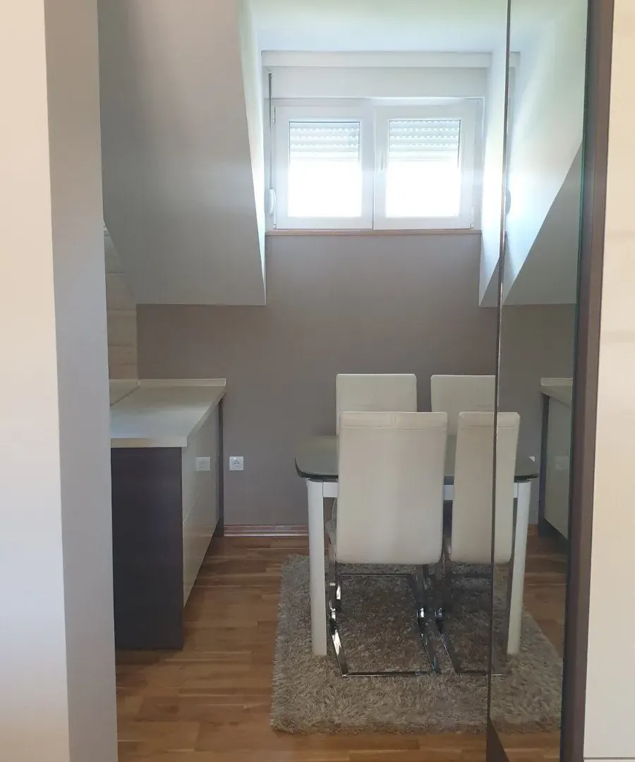Prodaja, dvosoban stan, 62m², Centar, Cetinje