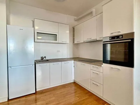 Sale, two bedroom apartment, 55m², Bečići, Budva - image 9