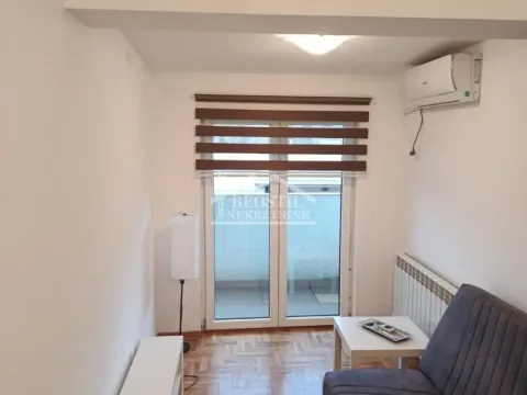 Stan in Zvezdara Sve Podlokacije