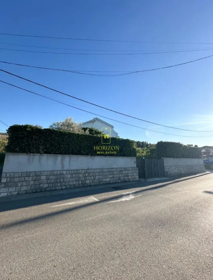 Izdavanje, kuća, 250m², Zagorič, Podgorica