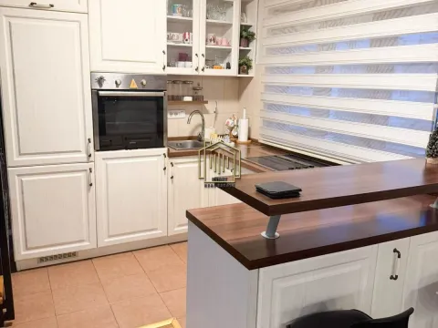 Rent, one bedroom apartment, 61m², Cetinje, Crna Gora - image 9