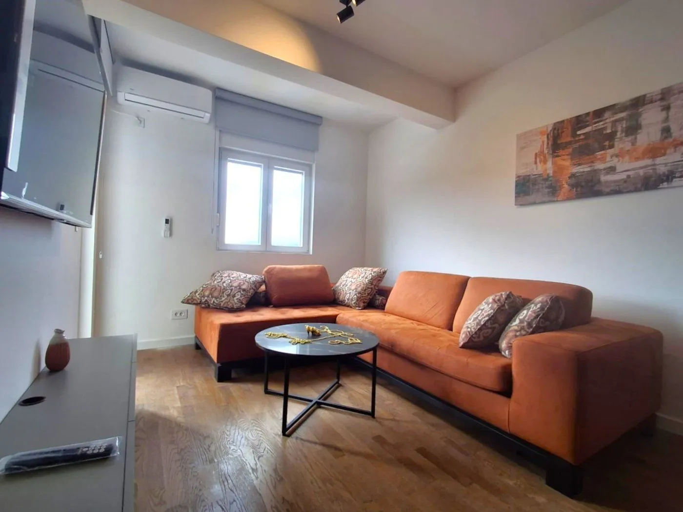 Izdavanje, jednosoban stan, 50m², Zagorič, Podgorica