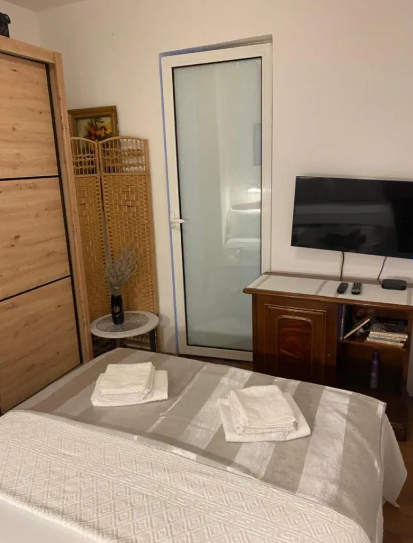 Rent, one bedroom apartment, 32m², Slovenska Plaža, Budva