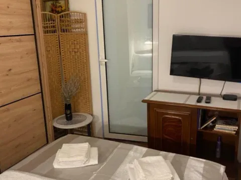 Izdavanje, jednosoban stan, 32m², Slovenska Plaža, Budva - image 3