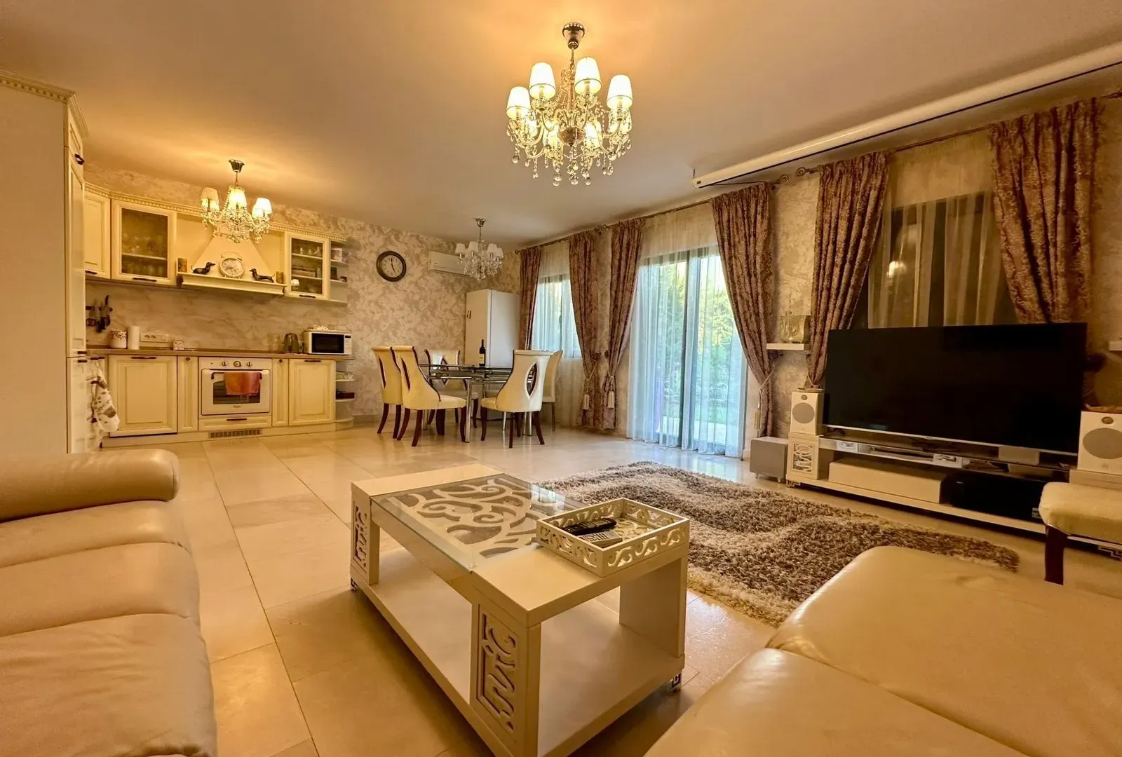 Izdavanje, kuća, 180m², Lastva Grbaljska, Kotor