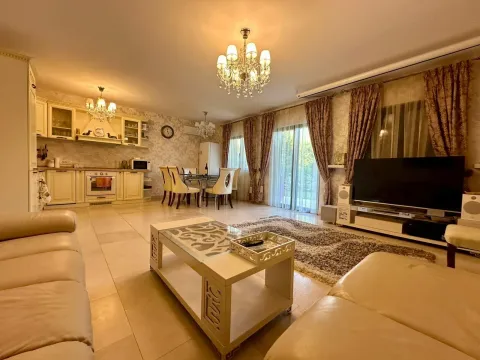 Izdavanje, kuća, 180m², Lastva Grbaljska, Kotor - image 8