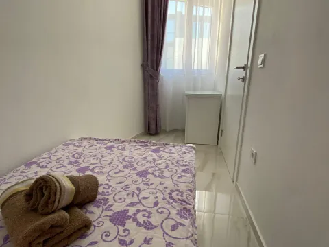 Izdavanje, trosoban stan, 120m², Bečići, Budva - image 13