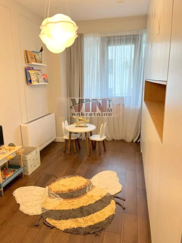 Sale, four bedroom apartment, 148m², Stari Grad, Beograd