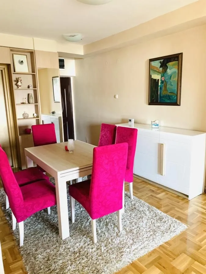 Izdavanje, jednosoban stan, 52m², Centar, Niš