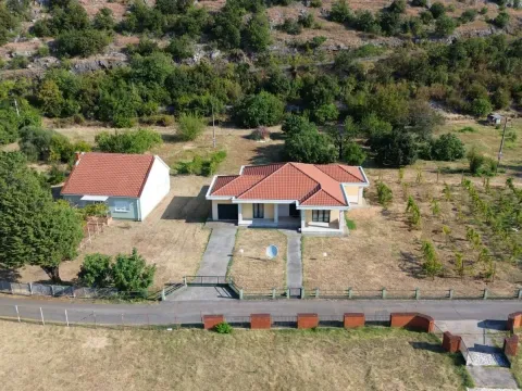 Sale, house, 200m², Rogami, Podgorica - image 17