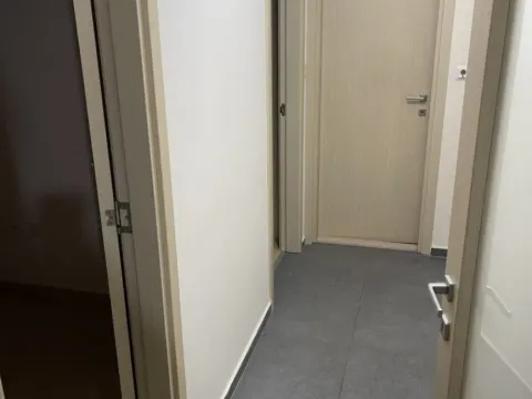 Izdavanje, trosoban stan, 100m², City Kvart, Podgorica - image 11