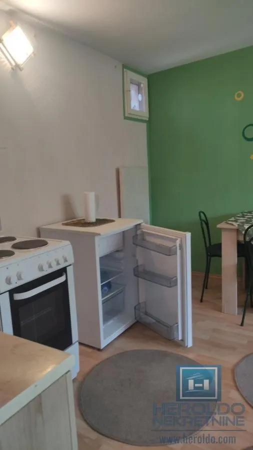 Izdavanje, garsonjera, 27m², Centar, Jagodina
