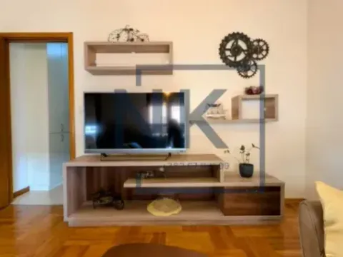 Izdavanje, dvosoban stan, 70m², Stari Aerodrom, Podgorica - image 6