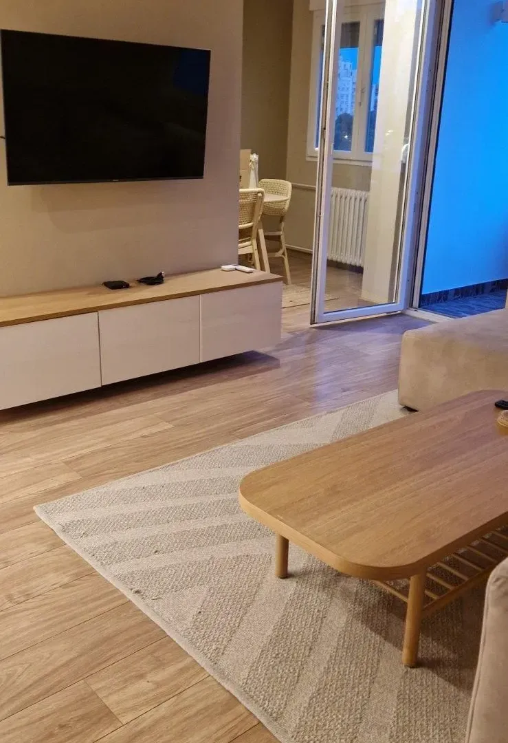 Izdavanje, trosoban stan, 86m², Novi Beograd Blok 63, Novi Beograd Sve Podlokacije