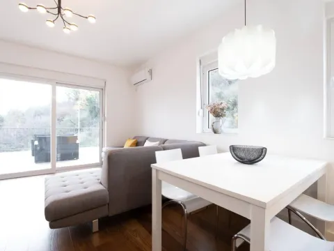 Rent, one bedroom apartment, 65m², Pržno, Budva - image 2