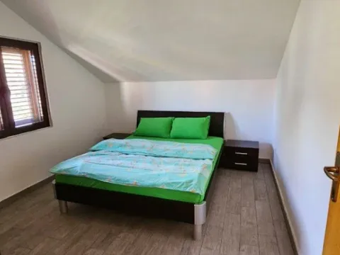 Izdavanje, dvosoban stan, 65m², Humci, Cetinje - image 12