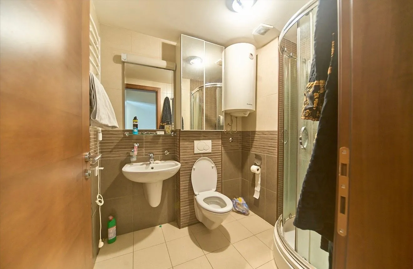 Prodaja, trosoban stan, 120m², Tološka šuma, Podgorica