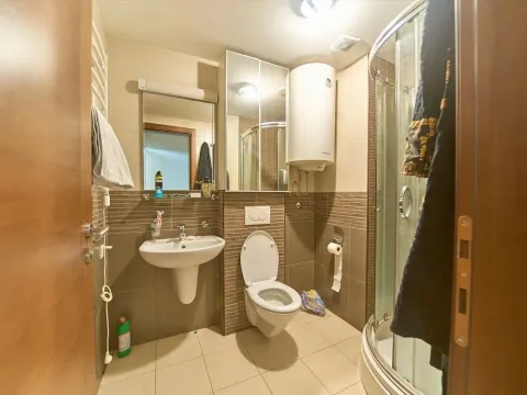 Prodaja, trosoban stan, 120m², Tološka šuma, Podgorica - image 16