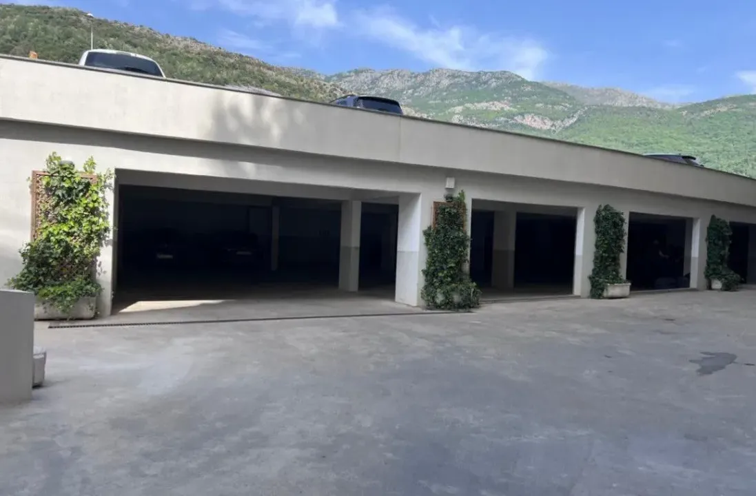 Sale, office space, 440m², Bečići, Budva