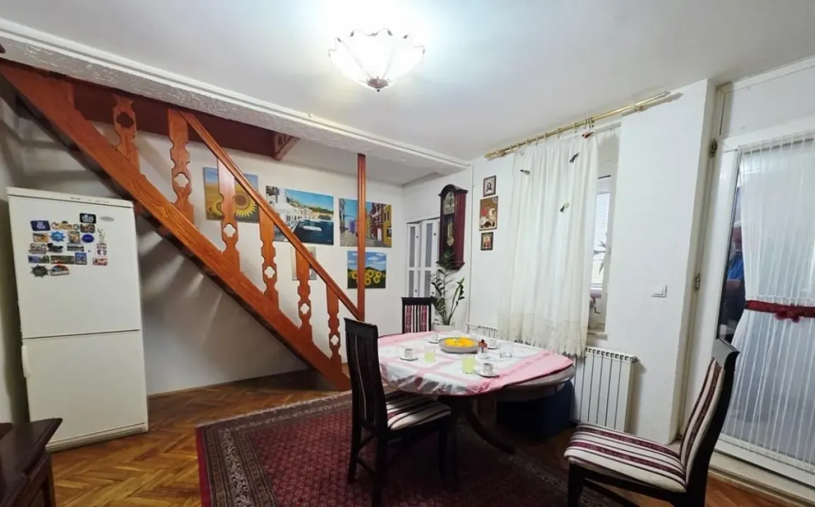 Prodaja, trosoban stan, 79m², Novo naselje, Novi Sad