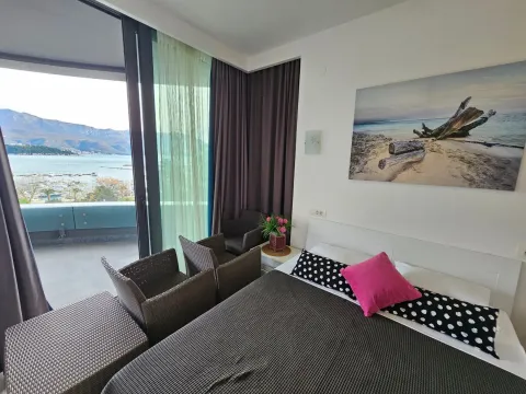 Rent, one bedroom apartment, 57m², Budva, Crna Gora - image 23
