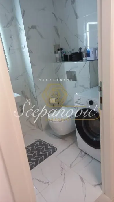 Prodaja, trosoban stan, 55m², Novo naselje, Novi Sad