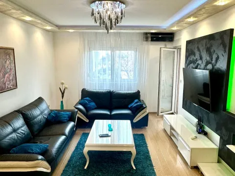 Rent, two bedroom apartment, 76m², City Kvart, Podgorica - image 1