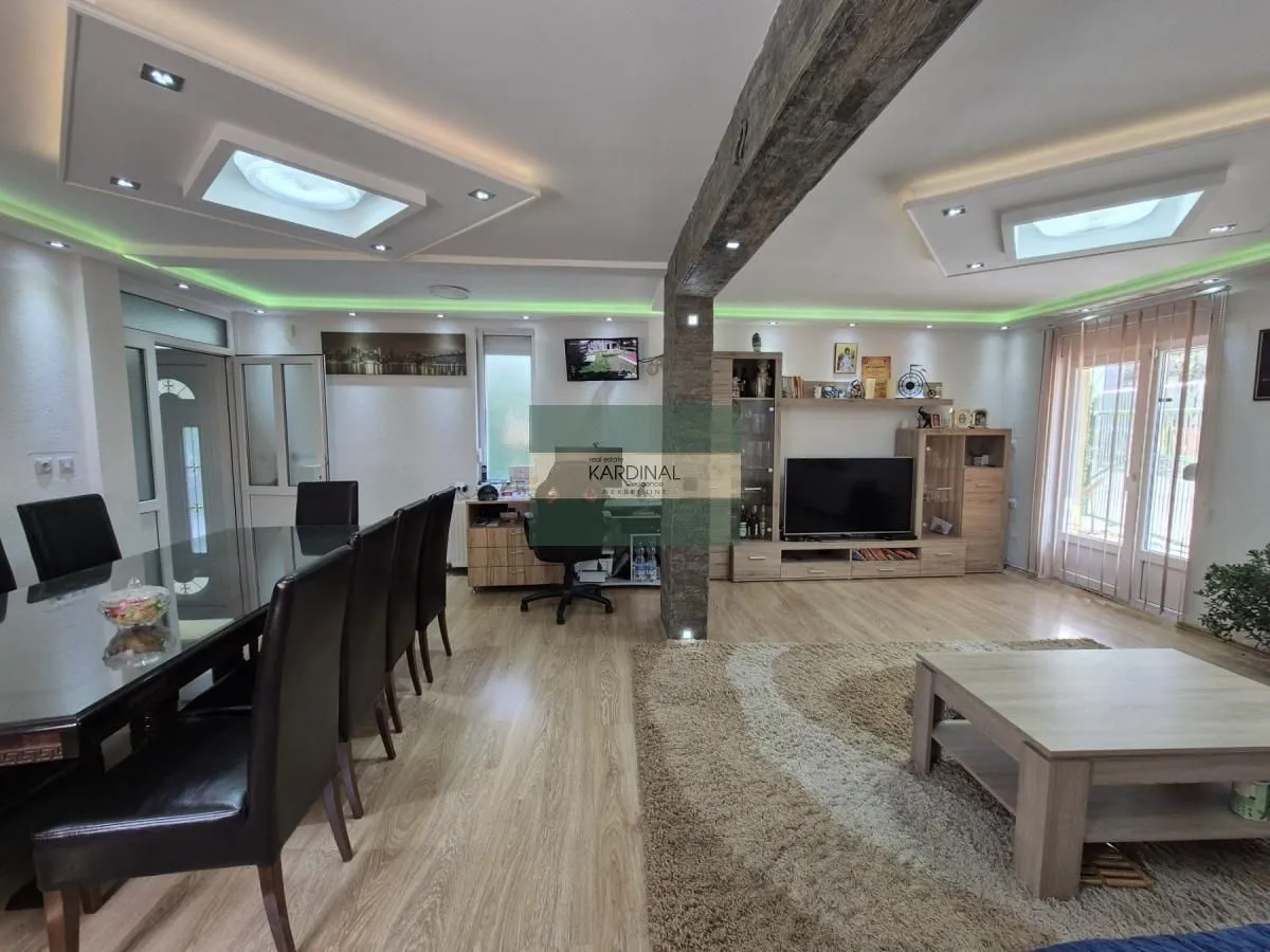 Prodaja, kuća, 181m², Kajsijar, Jagodina