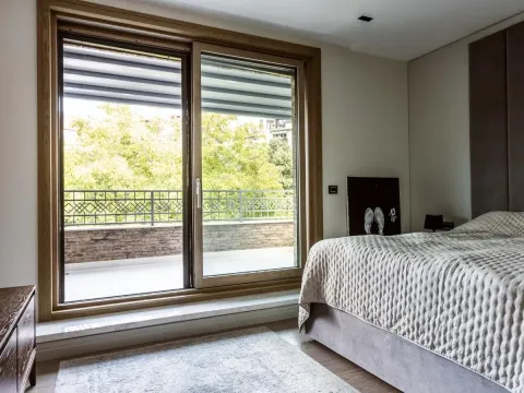 Izdavanje, četvorosoban stan, 151m², Vračar Sve Podlokacije, Beograd - image 8