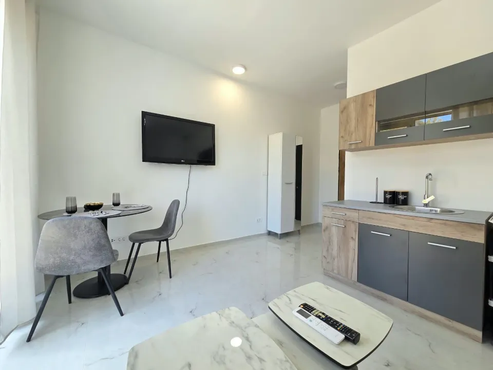 Rent, studio apartment, 20m², Gornja Lastva, Tivat