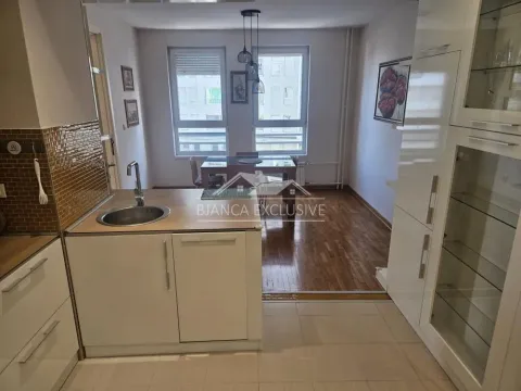 Prodaja, trosoban stan, 101m², Belvil, Beograd - image 4