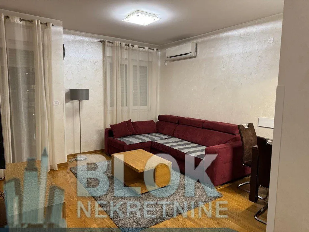 Izdavanje, jednosoban stan, 43m², City Kvart, Podgorica