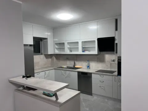 Rent, house, 320m², Zlatica, Podgorica - image 11