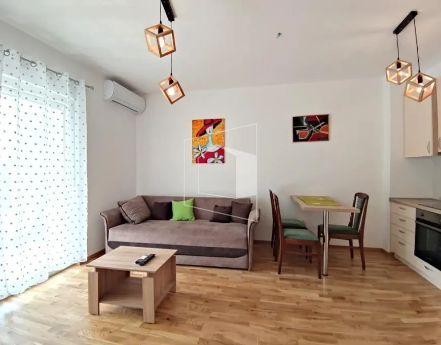 Izdavanje, jednosoban stan, 43m2, Rafailovići, Budva