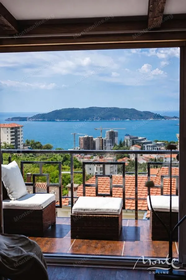 Sale, house, 200m², Bečići, Budva