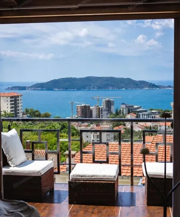 Sale, house, 200m², Bečići, Budva