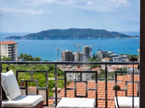 Sale, house, 200m², Bečići, Budva - image 1