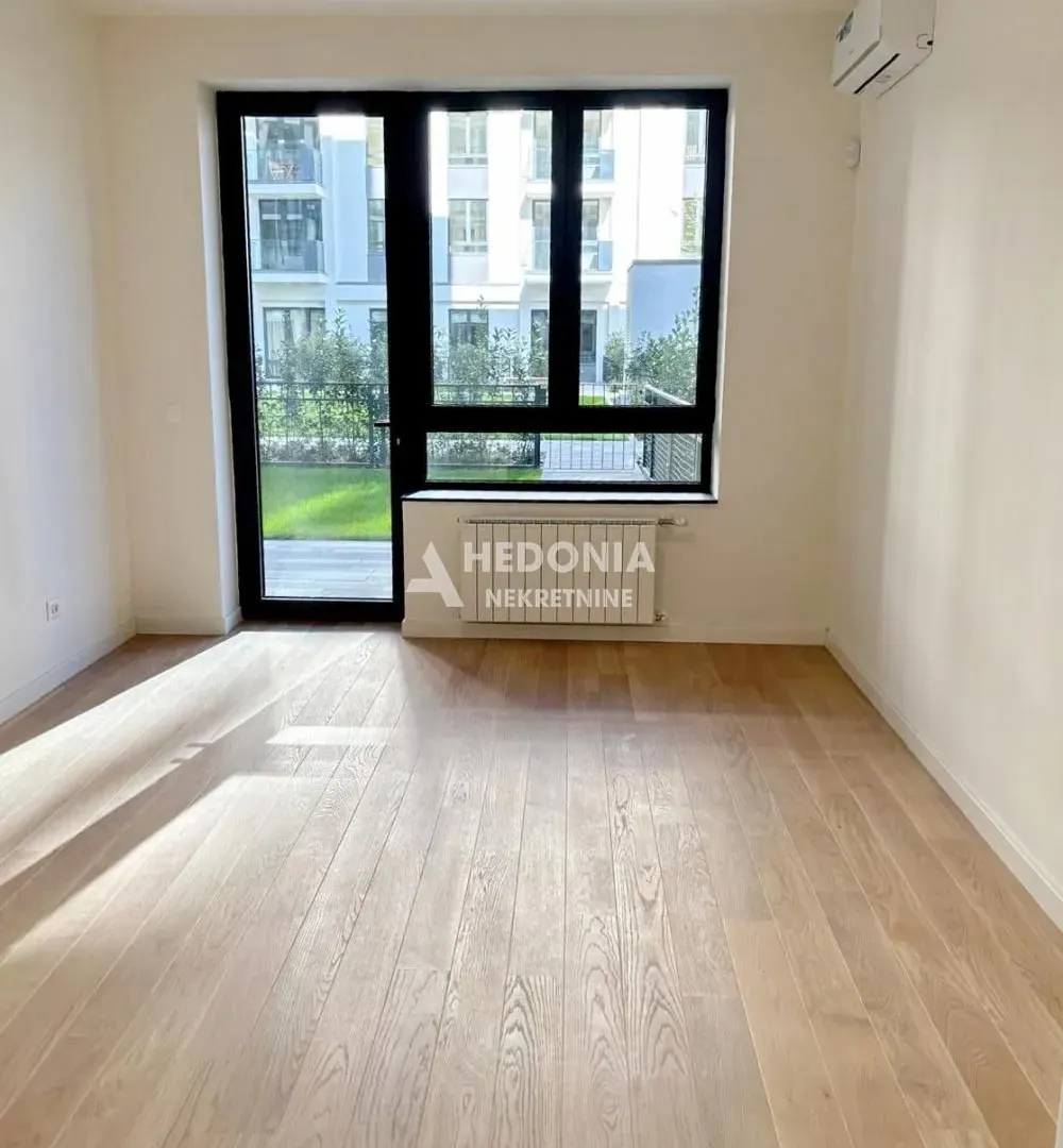 Izdavanje, poslovni prostor, 80m², Savski Venac, Beograd