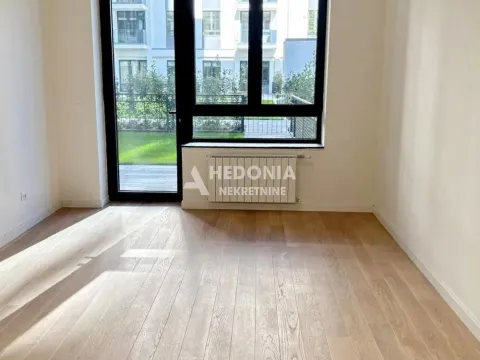 Izdavanje, poslovni prostor, 80m², Savski Venac, Beograd