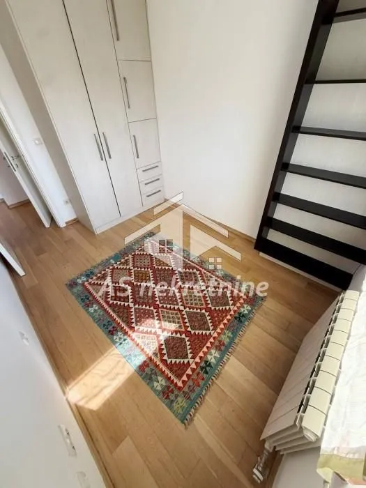 Izdavanje, trosoban stan, 73m², Vračar Sve Podlokacije, Beograd