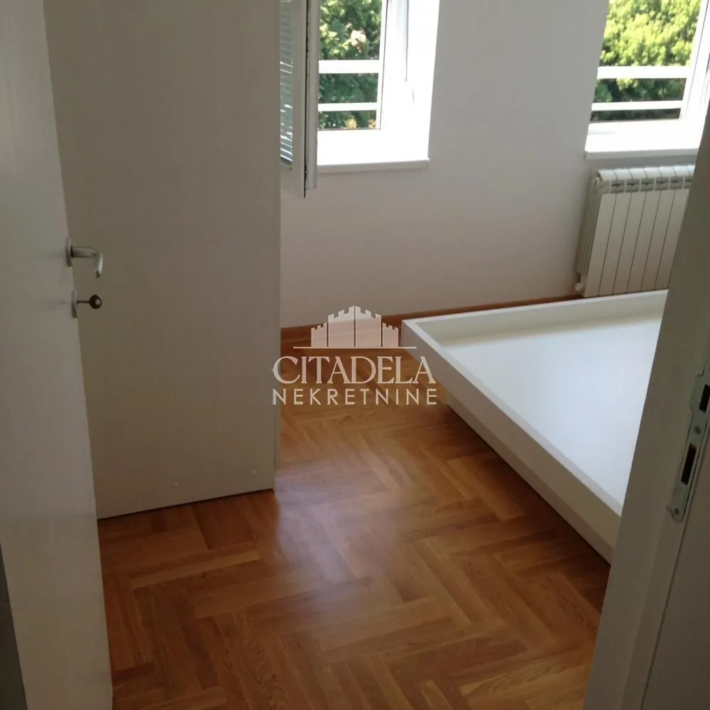 Prodaja, dvosoban stan, 84m², Gradska Bolnica, Zvezdara Sve Podlokacije