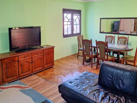 Izdavanje, kuća, 85m², Momišići, Podgorica - image 1