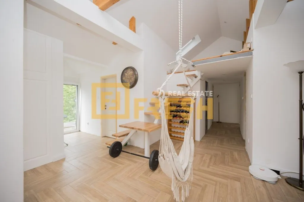 Sale, house, 350m², Vranići, Podgorica