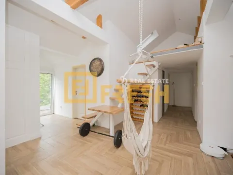 Prodaja, kuća, 350m², Vranići, Podgorica - image 25